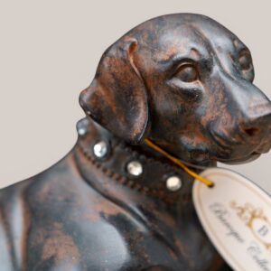 Alternative view of DOG BEELD